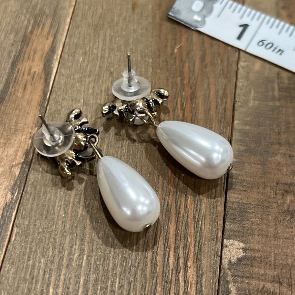 Art Deco Bee Earrings Vintage Style Pearl Drop Crystal Wings Antique Gold Tone - Picture 5 of 5